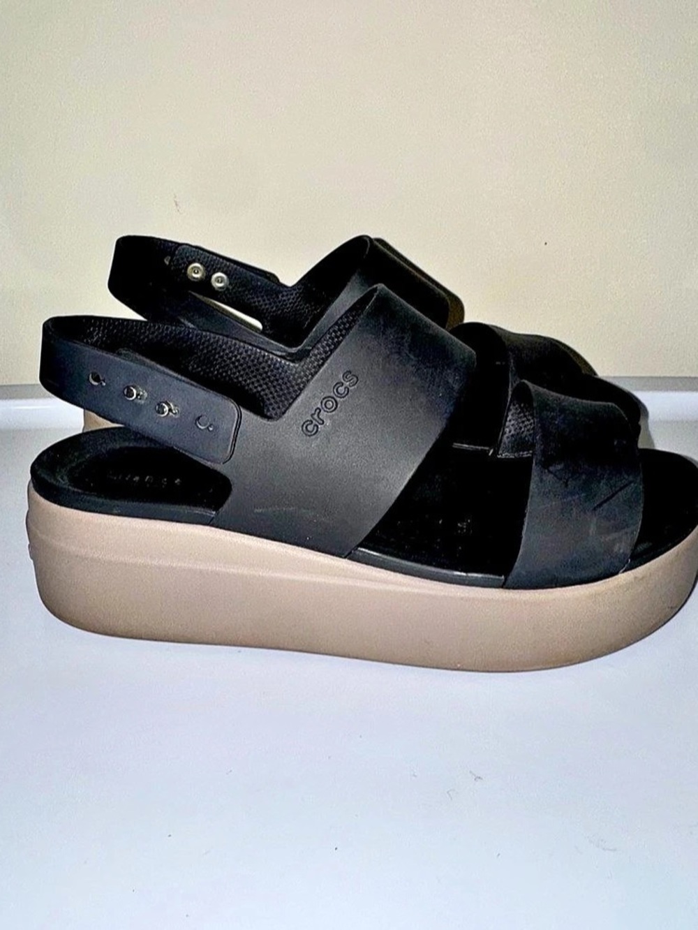 Crocs Brooklyn Low Wedge Sandals Black & Brown US 7 - Picture 3 of 12